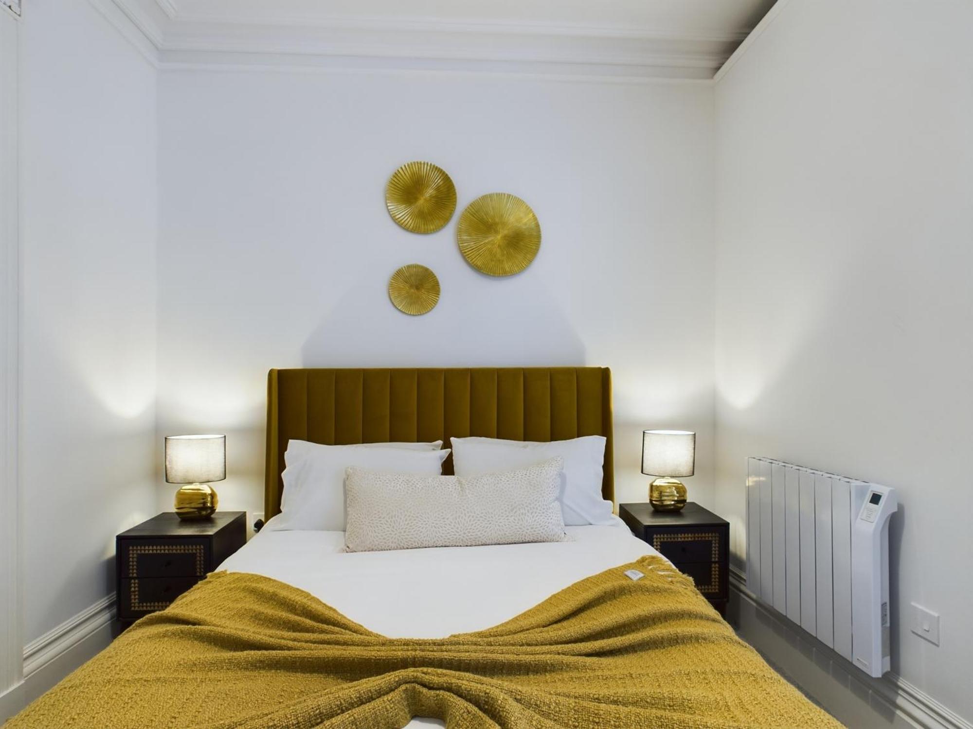 Belle Vue Regency King Size W Free Parking Apartment Cheltenham Ngoại thất bức ảnh
