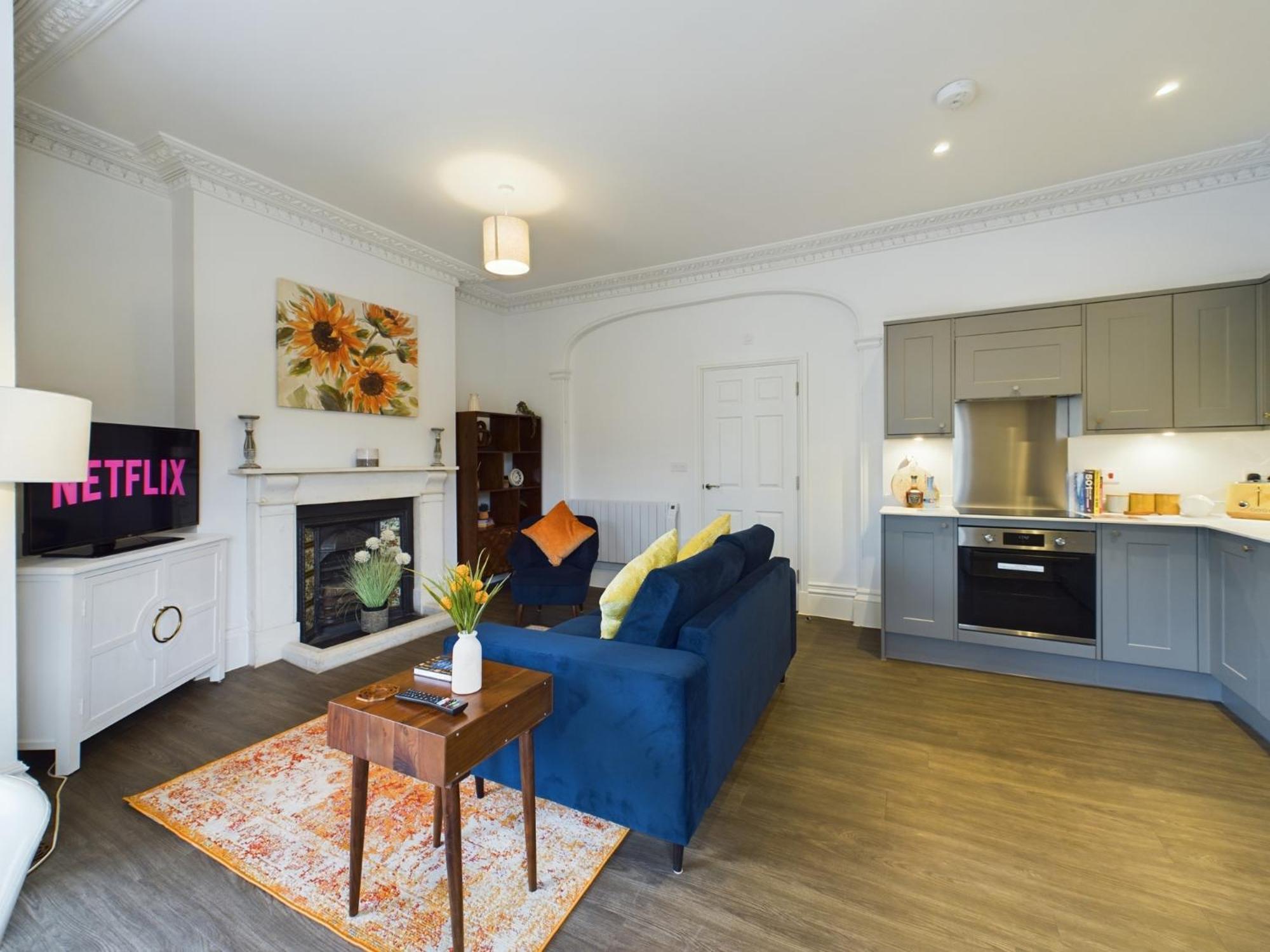 Belle Vue Regency King Size W Free Parking Apartment Cheltenham Ngoại thất bức ảnh